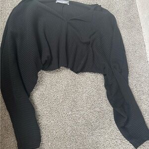 Black long sleeve crop top